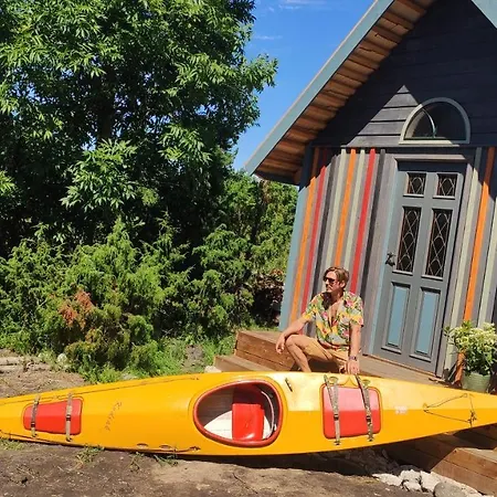 Muhusi Linnumaja Bed & Breakfast 4*