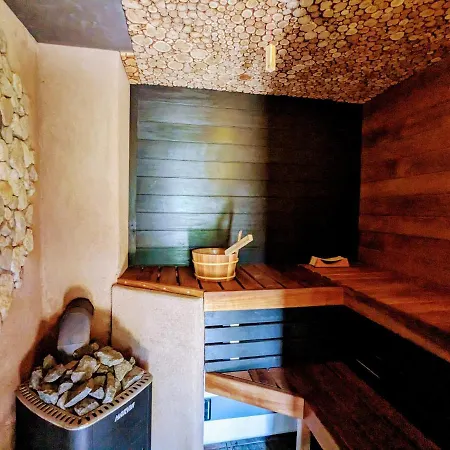 Muhusi Linnumaja 4*