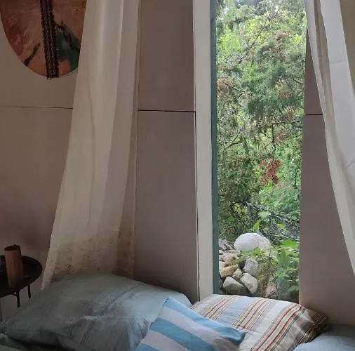 Bed & Breakfast Muhusi Linnumaja 4*