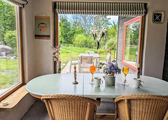 Muhusi Linnumaja Bed & Breakfast Igaküla